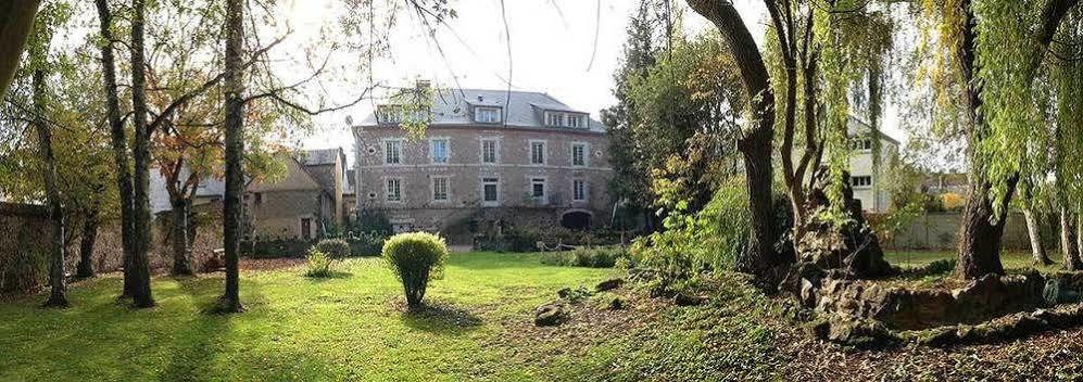 Logis - Auberge De L'Abbaye Thiron-Gardais Exterior photo
